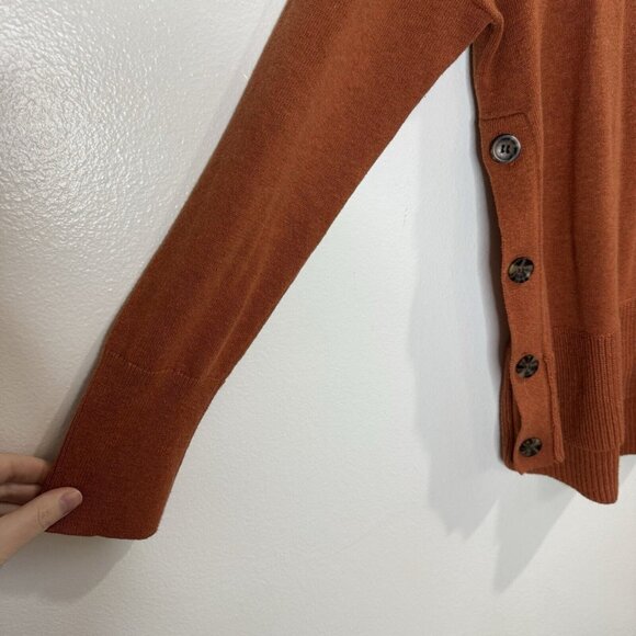 Tahari Sweater M Soft Knit Brown Buttons Pumpkin Spice Orange Cotton Boat Neck - Picture 4 of 8